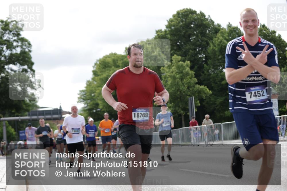 29.06.2025 - hella hamburg halbmarathon Jannik Wohlers http://msf.ph/oto/8151810 29.06.2025 10:14:54 Lombardsbrücke 1296, 1524, 1745, 2281, 2720, 3513, 3650, 4495, 5271, 5986, 6317, 7452, 7809, 7810, 7881, 8237, 8256, 9307, 9423, 9847, 9975, 9997, 10858, 12457, 12521, 12524, 13197, 13453, 13500, 13881, 15150, 15740, 16040, 17128, 17949, 18203, 18252, 18769, 18800, 18939, 19027 meine-sportfotos.de