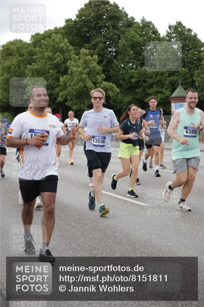 29.06.2025 - hella hamburg halbmarathon Jannik Wohlers http://msf.ph/oto/8151811 29.06.2025 10:51:53 Lombardsbrücke 3645, 4087, 4273, 4436, 4815, 5262, 6386, 6403, 6404, 6406, 6456, 6671, 6985, 7690, 7691, 7735, 7812, 8194, 8196, 9368, 9731, 10296, 10342, 10634, 10884, 11084, 11126, 11127, 11297, 11736, 11899, 11974, 12089, 12247, 12525, 12546, 12558, 13094, 13207, 13208, 13538, 14215, 14235, 14893, 16234, 16262, 16492, 16752, 16973, 17326, 17327, 18115, 18221, 18633, 18668, 18756, 18817 meine-sportfotos.de