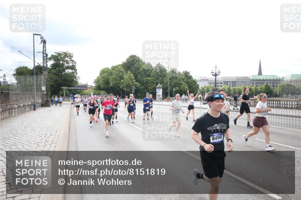29.06.2025 - hella hamburg halbmarathon Jannik Wohlers http://msf.ph/oto/8151819 29.06.2025 10:36:02 Lombardsbrücke 1102, 1224, 1835, 2124, 3398, 3404, 3428, 3741, 4442, 4937, 5012, 5246, 5427, 5540, 5573, 5747, 5809, 5919, 6190, 6667, 7575, 7576, 7632, 8498, 8530, 8945, 9115, 9117, 9229, 9918, 9978, 10024, 10112, 10146, 10336, 10341, 10984, 11541, 11637, 12343, 12493, 13227, 13445, 14296, 15234, 15568, 15707, 16239, 17807, 18226, 18644, 18646, 18918, 18929 meine-sportfotos.de