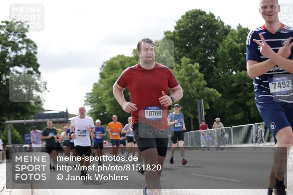 29.06.2025 - hella hamburg halbmarathon Jannik Wohlers http://msf.ph/oto/8151820 29.06.2025 10:14:55 Lombardsbrücke 1296, 1524, 1745, 2281, 2720, 3513, 3650, 5271, 5986, 6317, 7452, 7809, 7810, 8237, 8256, 9307, 9423, 9847, 9975, 9997, 10858, 12457, 12521, 12524, 13197, 13453, 13500, 13881, 15150, 15740, 16040, 17128, 17949, 18203, 18252, 18769, 18800, 18939, 19027 meine-sportfotos.de