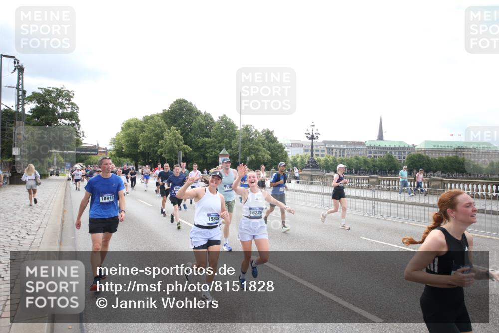 29.06.2025 - hella hamburg halbmarathon Jannik Wohlers http://msf.ph/oto/8151828 29.06.2025 10:36:18 Lombardsbrücke 1118, 1948, 2124, 2552, 2588, 3428, 3873, 4084, 4618, 4762, 4996, 5789, 6156, 6190, 7773, 8499, 8936, 8937, 8945, 9295, 9500, 9694, 9701, 10123, 10487, 11672, 11912, 12605, 12770, 12775, 13092, 13106, 13265, 13266, 13445, 13657, 13704, 13902, 13903, 14695, 15077, 15588, 15805, 15972, 15992, 16228, 16239, 16977, 17018, 17115, 17156, 17349, 17807, 18152, 18174, 18226, 18482, 18488, 18644, 18646, 18918, 18929 meine-sportfotos.de