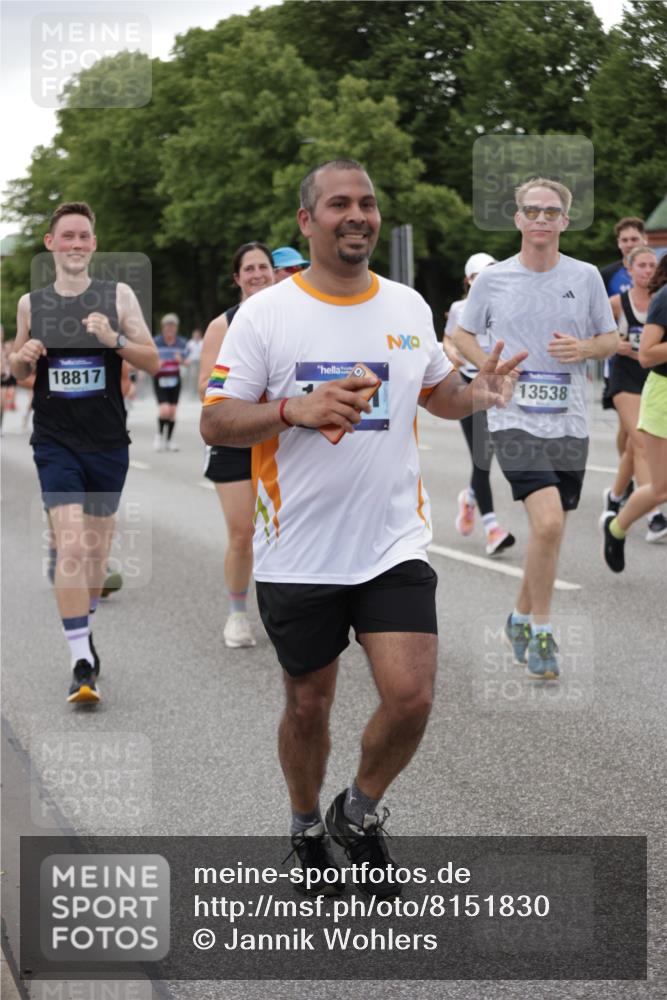 29.06.2025 - hella hamburg halbmarathon Jannik Wohlers http://msf.ph/oto/8151830 29.06.2025 10:51:54 Lombardsbrücke 3645, 4087, 4273, 4436, 4815, 5262, 6386, 6403, 6404, 6406, 6671, 6985, 7690, 7691, 7735, 7812, 8194, 8196, 9368, 9731, 10296, 10342, 10634, 10884, 11084, 11126, 11127, 11297, 11736, 11899, 11974, 12089, 12247, 12525, 12546, 12558, 13094, 13207, 13208, 13538, 14215, 14235, 14893, 16262, 16492, 16752, 16973, 17326, 17327, 18115, 18221, 18633, 18668, 18756, 18817 meine-sportfotos.de
