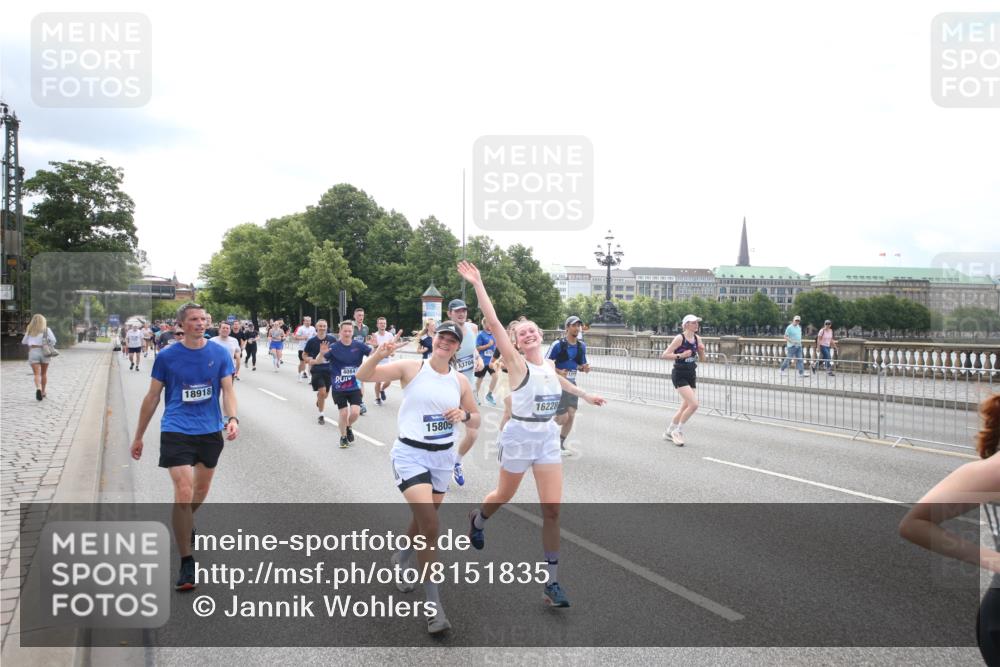 29.06.2025 - hella hamburg halbmarathon Jannik Wohlers http://msf.ph/oto/8151835 29.06.2025 10:36:18 Lombardsbrücke 1118, 1948, 2124, 2552, 2588, 3428, 3873, 4084, 4618, 4762, 4996, 5789, 6156, 6190, 7773, 8499, 8936, 8937, 8945, 9295, 9500, 9694, 9701, 10123, 10487, 11672, 11912, 12605, 12770, 12775, 13092, 13106, 13265, 13266, 13445, 13657, 13704, 13902, 13903, 14695, 15077, 15588, 15805, 15972, 15992, 16228, 16239, 16977, 17018, 17115, 17156, 17349, 17807, 18152, 18174, 18226, 18482, 18488, 18644, 18646, 18918, 18929 meine-sportfotos.de