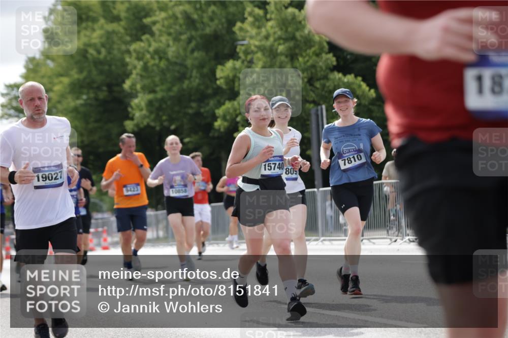 29.06.2025 - hella hamburg halbmarathon Jannik Wohlers http://msf.ph/oto/8151841 29.06.2025 10:14:56 Lombardsbrücke 1524, 2281, 2720, 3513, 3650, 5271, 5739, 5986, 6317, 7452, 7809, 7810, 8237, 8256, 9307, 9423, 9847, 9997, 10858, 12457, 12521, 12524, 13197, 13453, 13500, 13881, 15150, 15740, 16040, 17949, 18203, 18252, 18769, 18800, 18939, 19027 meine-sportfotos.de