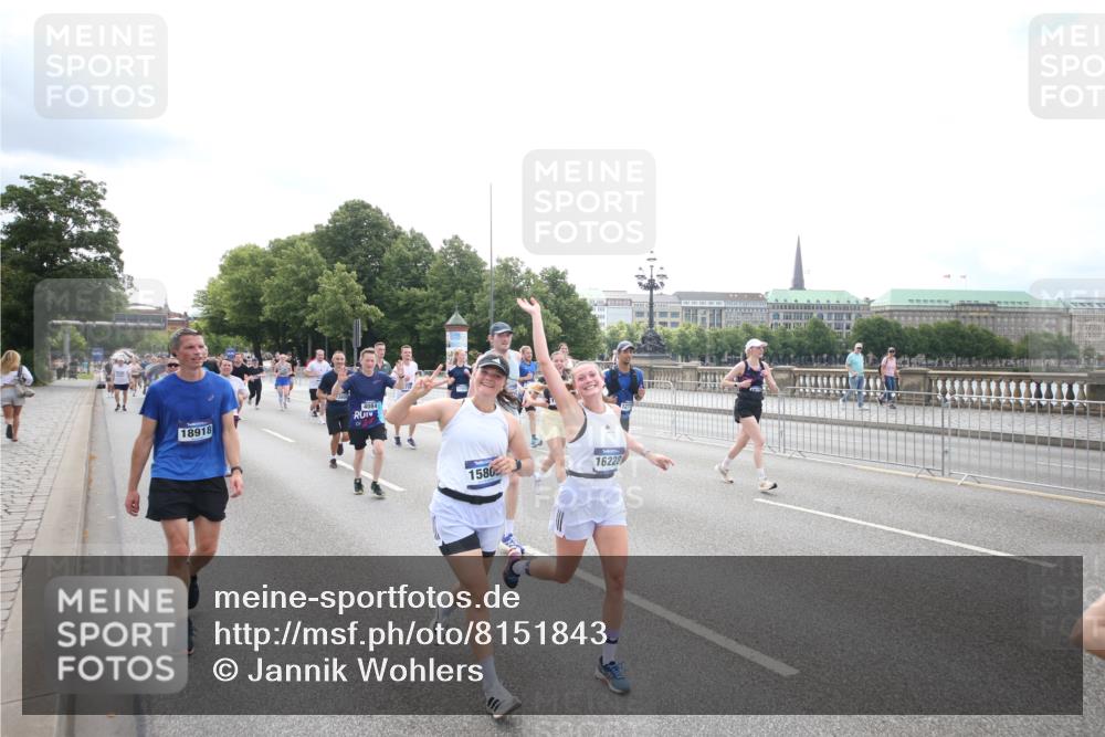 29.06.2025 - hella hamburg halbmarathon Jannik Wohlers http://msf.ph/oto/8151843 29.06.2025 10:36:19 Lombardsbrücke 1118, 1948, 2124, 2552, 2588, 3428, 3873, 3895, 4084, 4618, 4762, 4996, 5789, 6156, 7773, 8499, 8936, 8937, 9295, 9500, 9694, 9701, 10123, 10487, 11672, 11831, 11912, 12302, 12605, 12770, 12775, 13092, 13106, 13265, 13266, 13657, 13704, 13902, 13903, 14695, 15077, 15588, 15805, 15972, 15992, 16228, 16977, 17018, 17115, 17156, 17349, 17807, 18152, 18174, 18482, 18488, 18644, 18646, 18918, 18929 meine-sportfotos.de