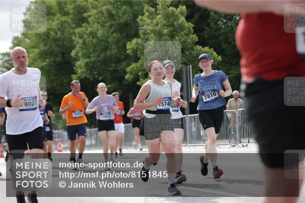 29.06.2025 - hella hamburg halbmarathon Jannik Wohlers http://msf.ph/oto/8151845 29.06.2025 10:14:56 Lombardsbrücke 1524, 2281, 2720, 3513, 3650, 5271, 5739, 5986, 6317, 7452, 7809, 7810, 8237, 8256, 9307, 9423, 9847, 9997, 10858, 12457, 12521, 12524, 13197, 13453, 13500, 13881, 15150, 15740, 16040, 17949, 18203, 18252, 18769, 18800, 18939, 19027 meine-sportfotos.de