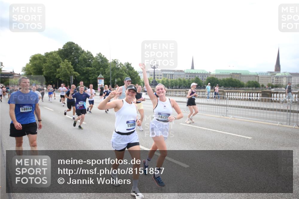 29.06.2025 - hella hamburg halbmarathon Jannik Wohlers http://msf.ph/oto/8151857 29.06.2025 10:36:19 Lombardsbrücke 1118, 1948, 2124, 2552, 2588, 3428, 3873, 3895, 4084, 4618, 4762, 4996, 5789, 6156, 7773, 8499, 8936, 8937, 9295, 9500, 9694, 9701, 10123, 10487, 11672, 11831, 11912, 12302, 12605, 12770, 12775, 13092, 13106, 13265, 13266, 13657, 13704, 13902, 13903, 14695, 15077, 15588, 15805, 15972, 15992, 16228, 16977, 17018, 17115, 17156, 17349, 17807, 18152, 18174, 18482, 18488, 18644, 18646, 18918, 18929 meine-sportfotos.de