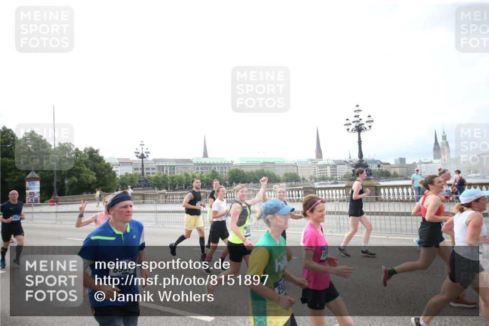 29.06.2025 - hella hamburg halbmarathon Jannik Wohlers http://msf.ph/oto/8151897 29.06.2025 10:36:30 Lombardsbrücke 1118, 1253, 1339, 1488, 1490, 1948, 1952, 1954, 2552, 2588, 3165, 3873, 3895, 4084, 4618, 4762, 4996, 5224, 5538, 5640, 5786, 5789, 6156, 6359, 7202, 7773, 8007, 8315, 8499, 8758, 8936, 8937, 9295, 9500, 9694, 9701, 10123, 10487, 10862, 11672, 11831, 11843, 11912, 12087, 12184, 12218, 12302, 12532, 12605, 12770, 12775, 13106, 13165, 13657, 13704, 13902, 14695, 15106, 15353, 15588, 15907, 15972, 15992, 16304, 16309, 16885, 17018, 17115, 17349, 17504, 17591, 18482 meine-sportfotos.de