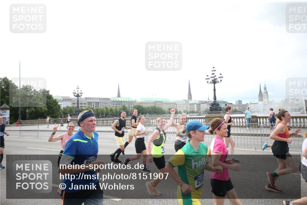 29.06.2025 - hella hamburg halbmarathon Jannik Wohlers http://msf.ph/oto/8151907 29.06.2025 10:36:31 Lombardsbrücke 1118, 1253, 1339, 1488, 1490, 1948, 1952, 1954, 2552, 3165, 3873, 3895, 4618, 4762, 4996, 5224, 5538, 5640, 5786, 5789, 6156, 6359, 6804, 7202, 7773, 8007, 8315, 8499, 8758, 8936, 8937, 9295, 9694, 9701, 10123, 10487, 10862, 10931, 11672, 11831, 11843, 11912, 12087, 12184, 12218, 12302, 12532, 12605, 12775, 13106, 13165, 13657, 13695, 14695, 15106, 15353, 15588, 15907, 15972, 15992, 16304, 16309, 16885, 17018, 17115, 17349, 17504, 17591, 18482 meine-sportfotos.de