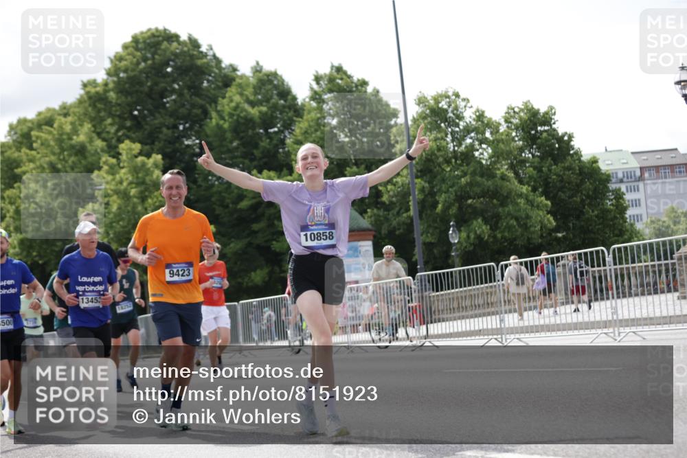 29.06.2025 - hella hamburg halbmarathon Jannik Wohlers http://msf.ph/oto/8151923 29.06.2025 10:14:59 Lombardsbrücke 1524, 2110, 2720, 3417, 3650, 5271, 5739, 5986, 6317, 7452, 7809, 7810, 8256, 9307, 9423, 9847, 9997, 10858, 12457, 12521, 12524, 13197, 13453, 13500, 15150, 15740, 16040, 16041, 17949, 18203, 18252, 18769, 18800, 18939, 19027 meine-sportfotos.de