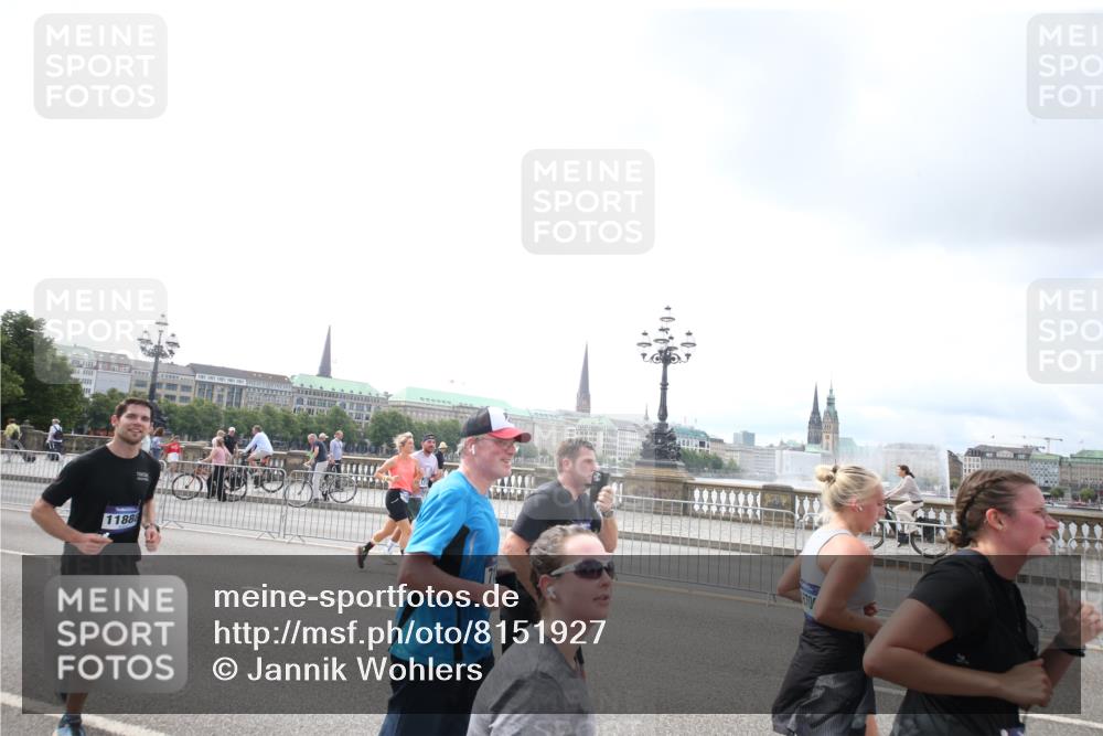 29.06.2025 - hella hamburg halbmarathon Jannik Wohlers http://msf.ph/oto/8151927 29.06.2025 10:37:13 Lombardsbrücke 1475, 2199, 2640, 2853, 3230, 3633, 5171, 5186, 5522, 5790, 5875, 6243, 6821, 6955, 7124, 7321, 7350, 7544, 7777, 9247, 9524, 9895, 10476, 10506, 10798, 10919, 11183, 11801, 11882, 11888, 12123, 12242, 12254, 12472, 12762, 12824, 14130, 14657, 16032, 16582, 16680, 16706, 16837, 17355, 17793, 17798, 18903 meine-sportfotos.de