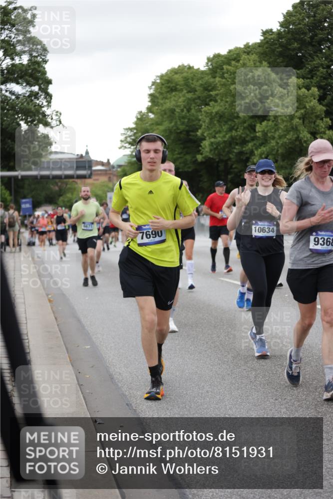 29.06.2025 - hella hamburg halbmarathon Jannik Wohlers http://msf.ph/oto/8151931 29.06.2025 10:51:57 Lombardsbrücke 2528, 3645, 4273, 4436, 4815, 5262, 6386, 6403, 6404, 6406, 6671, 6985, 7690, 7691, 7735, 7812, 8194, 8196, 9103, 9368, 9731, 10080, 10296, 10342, 10634, 10884, 11084, 11126, 11127, 11297, 11736, 11899, 11974, 12089, 12247, 12525, 12546, 12558, 13094, 13207, 13208, 13538, 13677, 14215, 14235, 14893, 15205, 16262, 16492, 16752, 16973, 17326, 17327, 18115, 18221, 18633, 18668, 18756, 18817 meine-sportfotos.de