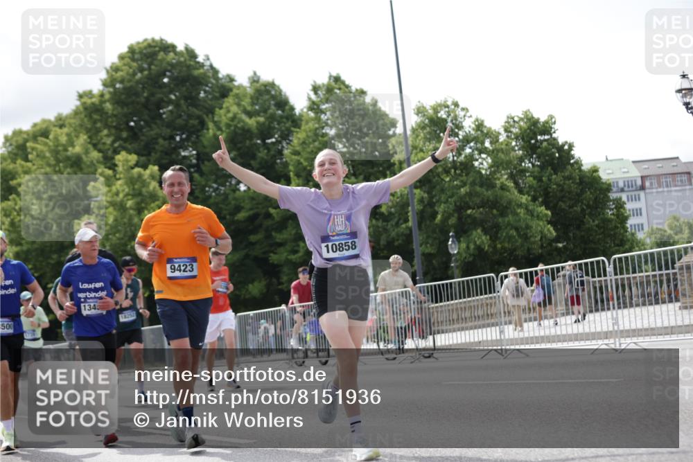 29.06.2025 - hella hamburg halbmarathon Jannik Wohlers http://msf.ph/oto/8151936 29.06.2025 10:14:59 Lombardsbrücke 1524, 2110, 2720, 3417, 3650, 5271, 5739, 5986, 6317, 7452, 7809, 7810, 8256, 9307, 9423, 9847, 9997, 10858, 12457, 12521, 12524, 13197, 13453, 13500, 15150, 15740, 16040, 16041, 17949, 18203, 18252, 18769, 18800, 18939, 19027 meine-sportfotos.de