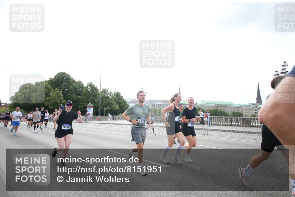 29.06.2025 - hella hamburg halbmarathon Jannik Wohlers http://msf.ph/oto/8151951 29.06.2025 10:37:34 Lombardsbrücke 1578, 1799, 1901, 1985, 2786, 3246, 3880, 4921, 5139, 5713, 6199, 6362, 6697, 7118, 7244, 7321, 7629, 7696, 8198, 8199, 8539, 8985, 9247, 9288, 9350, 9391, 10025, 10159, 10836, 11087, 11152, 11164, 11421, 11456, 11457, 11479, 11543, 11882, 12997, 13103, 13650, 14018, 15002, 15329, 15418, 15511, 15562, 15762, 16211, 16220, 16360, 17389, 18317, 18319, 18572, 18592, 18937 meine-sportfotos.de