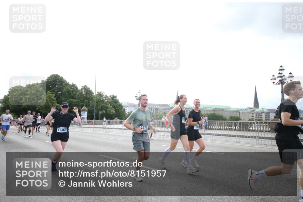 29.06.2025 - hella hamburg halbmarathon Jannik Wohlers http://msf.ph/oto/8151957 29.06.2025 10:37:34 Lombardsbrücke 1578, 1799, 1901, 1985, 2786, 3246, 3880, 4921, 5139, 5713, 6199, 6362, 6697, 7118, 7244, 7321, 7629, 7696, 8198, 8199, 8539, 8985, 9247, 9288, 9350, 9391, 10025, 10159, 10836, 11087, 11152, 11164, 11421, 11456, 11457, 11479, 11543, 11882, 12997, 13103, 13650, 14018, 15002, 15329, 15418, 15511, 15562, 15762, 16211, 16220, 16360, 17389, 18317, 18319, 18572, 18592, 18937 meine-sportfotos.de