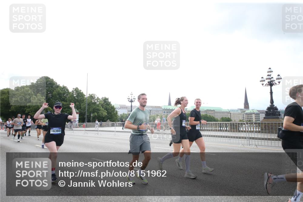 29.06.2025 - hella hamburg halbmarathon Jannik Wohlers http://msf.ph/oto/8151962 29.06.2025 10:37:34 Lombardsbrücke 1578, 1799, 1901, 1985, 2786, 3246, 3880, 4921, 5139, 5713, 6199, 6362, 6697, 7118, 7244, 7321, 7629, 7696, 8198, 8199, 8539, 8985, 9247, 9288, 9350, 9391, 10025, 10159, 10836, 11087, 11152, 11164, 11421, 11456, 11457, 11479, 11543, 11882, 12997, 13103, 13650, 14018, 15002, 15329, 15418, 15511, 15562, 15762, 16211, 16220, 16360, 17389, 18317, 18319, 18572, 18592, 18937 meine-sportfotos.de