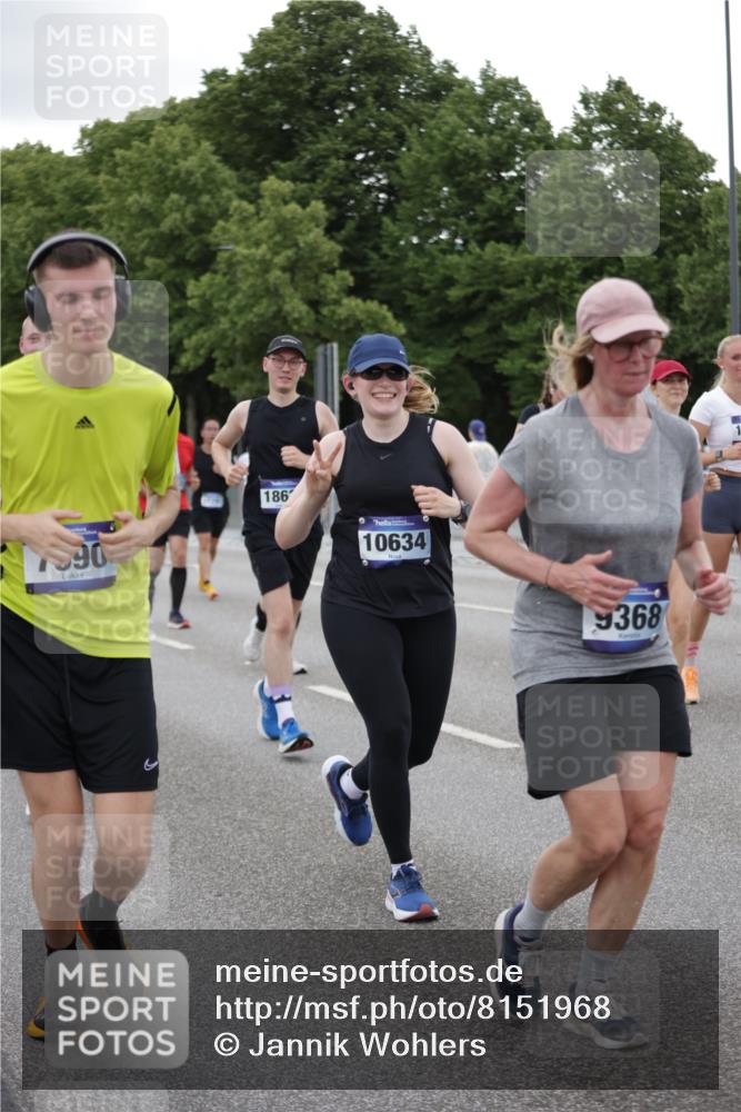 29.06.2025 - hella hamburg halbmarathon Jannik Wohlers http://msf.ph/oto/8151968 29.06.2025 10:51:58 Lombardsbrücke 2528, 3645, 4436, 4815, 5262, 6386, 6403, 6404, 6406, 6671, 6985, 7690, 7691, 7735, 7812, 8194, 8196, 9103, 9368, 9731, 10080, 10296, 10342, 10634, 10884, 11084, 11126, 11127, 11297, 11736, 11899, 11974, 12089, 12247, 12525, 12546, 12558, 13094, 13207, 13208, 13538, 13677, 14215, 14235, 14893, 15205, 16262, 16492, 16752, 16973, 17326, 17327, 18115, 18221, 18633, 18668, 18756, 18817 meine-sportfotos.de