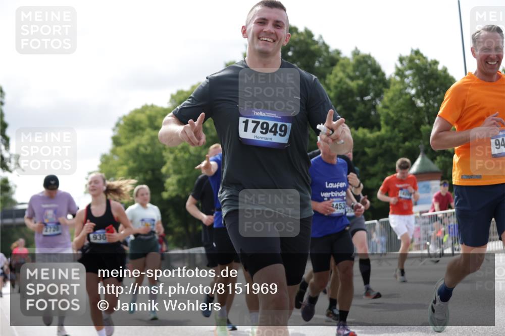 29.06.2025 - hella hamburg halbmarathon Jannik Wohlers http://msf.ph/oto/8151969 29.06.2025 10:15:00 Lombardsbrücke 1440, 1524, 2110, 2720, 3417, 3650, 5069, 5271, 5739, 5986, 7452, 7809, 7810, 8256, 9307, 9423, 9847, 9997, 10858, 12457, 12521, 12524, 13197, 13453, 13500, 15150, 15740, 16040, 16041, 17949, 18203, 18252, 18769, 18800, 18939, 19027 meine-sportfotos.de