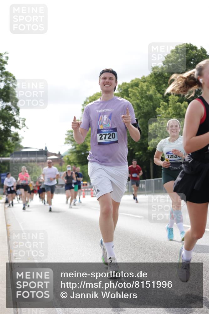 29.06.2025 - hella hamburg halbmarathon Jannik Wohlers http://msf.ph/oto/8151996 29.06.2025 10:15:02 Lombardsbrücke 1440, 1524, 2110, 2720, 3417, 3650, 5069, 5271, 5739, 5986, 7452, 7809, 7810, 8256, 9307, 9423, 9657, 9847, 9997, 10775, 10858, 12457, 12521, 12524, 13197, 13453, 13500, 14413, 15150, 15740, 16040, 16041, 16938, 17949, 18203, 18252, 18769, 18800, 18939, 19027 meine-sportfotos.de