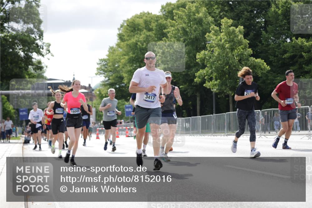 29.06.2025 - hella hamburg halbmarathon Jannik Wohlers http://msf.ph/oto/8152016 29.06.2025 10:15:05 Lombardsbrücke 1440, 2110, 2720, 2989, 3417, 4466, 4492, 4494, 5069, 5271, 5739, 6376, 6576, 7452, 7809, 7810, 8256, 9307, 9423, 9657, 9847, 9997, 10775, 10858, 12457, 12521, 12524, 13197, 13453, 13500, 14413, 14552, 15150, 15307, 15740, 16040, 16041, 16938, 17949, 18203, 18252, 18939, 19027 meine-sportfotos.de