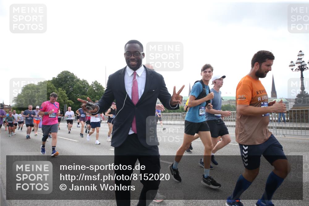 29.06.2025 - hella hamburg halbmarathon Jannik Wohlers http://msf.ph/oto/8152020 29.06.2025 10:37:52 Lombardsbrücke 1196, 1394, 1457, 1596, 1742, 1791, 1901, 1966, 2113, 2498, 2786, 3010, 3094, 3095, 3242, 3286, 3338, 3635, 3636, 3716, 3777, 4159, 4414, 4883, 5300, 5713, 5735, 6199, 6200, 6751, 6930, 7118, 7165, 7552, 7868, 7914, 8539, 8615, 8696, 8718, 9350, 9391, 9424, 9699, 10584, 11728, 11812, 12116, 12573, 12675, 12677, 12892, 13103, 13442, 13833, 14016, 14163, 14406, 15101, 15355, 15417, 15562, 16061, 16465, 16658, 16876, 16942, 17053, 18592 meine-sportfotos.de