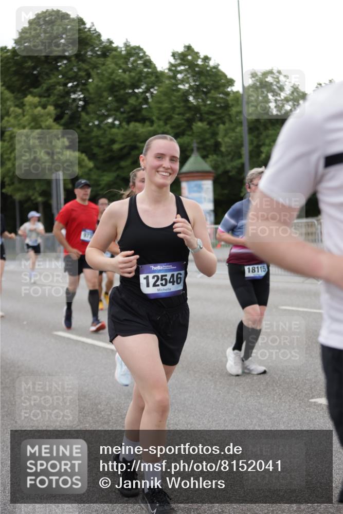 29.06.2025 - hella hamburg halbmarathon Jannik Wohlers http://msf.ph/oto/8152041 29.06.2025 10:52:00 Lombardsbrücke 2420, 2528, 3645, 4815, 5262, 5360, 6386, 6403, 6404, 6406, 6671, 7690, 7691, 7735, 7812, 8194, 8196, 9068, 9103, 9368, 9731, 10080, 10296, 10342, 10392, 10634, 10884, 10928, 11084, 11297, 11736, 11899, 11974, 12089, 12247, 12525, 12546, 12558, 13094, 13207, 13208, 13538, 13677, 14215, 14893, 15205, 16262, 16492, 16752, 16973, 17326, 17327, 18115, 18633, 18668, 18756, 18817 meine-sportfotos.de