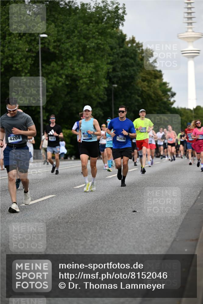 29.06.2025 - hella hamburg halbmarathon Dr. Thomas Lammeyer http://msf.ph/oto/8152046 29.06.2025 10:07:11 Kennedybrücke 1135, 1138, 1482, 1702, 2619, 2712, 2780, 2810, 3630, 4066, 4204, 4613, 4665, 5734, 6208, 6815, 7869, 7888, 8481, 8483, 8624, 9439, 10128 meine-sportfotos.de