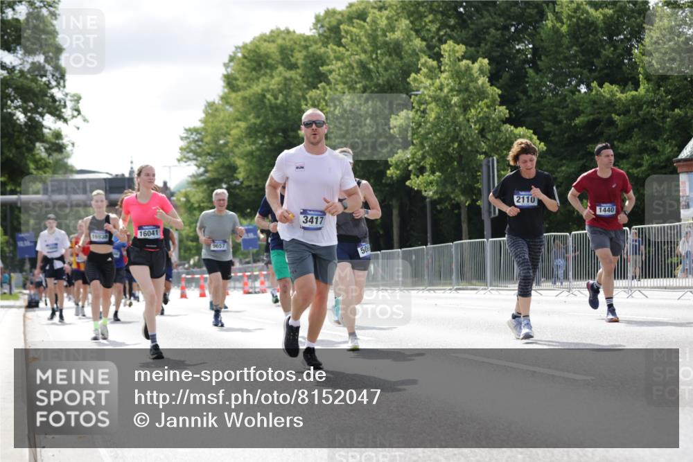 29.06.2025 - hella hamburg halbmarathon Jannik Wohlers http://msf.ph/oto/8152047 29.06.2025 10:15:06 Lombardsbrücke 1440, 2110, 2720, 2989, 3417, 4466, 4492, 4494, 5069, 5271, 5739, 6376, 6576, 7452, 7809, 7810, 8256, 9307, 9423, 9657, 9997, 10775, 10858, 12457, 12521, 12524, 13197, 13453, 13500, 14413, 14552, 15150, 15307, 15740, 16040, 16041, 16938, 17949, 18203, 18252, 19027 meine-sportfotos.de