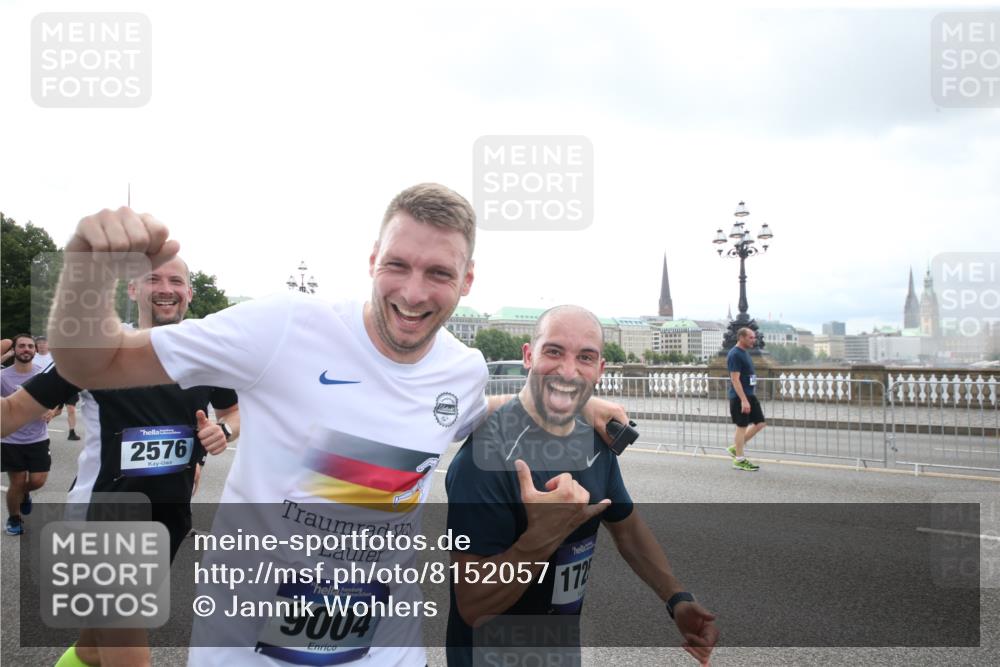 29.06.2025 - hella hamburg halbmarathon Jannik Wohlers http://msf.ph/oto/8152057 29.06.2025 10:38:16 Lombardsbrücke 56, 1721, 2576, 2660, 2693, 3216, 3323, 3726, 3927, 4028, 4139, 4155, 4259, 4260, 4316, 5617, 5684, 5913, 6695, 6696, 6875, 7148, 7263, 7371, 7561, 7692, 7849, 8367, 8583, 8635, 8747, 9004, 9455, 11059, 11635, 11697, 12072, 12075, 12577, 13000, 13823, 14096, 15644, 15755, 16174, 16181, 16214, 16346, 17250, 17333, 17478, 18050, 18471, 18504, 18709 meine-sportfotos.de