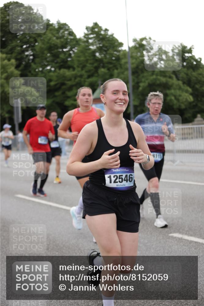 29.06.2025 - hella hamburg halbmarathon Jannik Wohlers http://msf.ph/oto/8152059 29.06.2025 10:52:00 Lombardsbrücke 2420, 2528, 3645, 4815, 5262, 5360, 6386, 6403, 6404, 6406, 6671, 7690, 7691, 7735, 7812, 8194, 8196, 9068, 9103, 9368, 9731, 10080, 10296, 10342, 10392, 10634, 10884, 10928, 11084, 11297, 11736, 11899, 11974, 12089, 12247, 12525, 12546, 12558, 13094, 13207, 13208, 13538, 13677, 14215, 14893, 15205, 16262, 16492, 16752, 16973, 17326, 17327, 18115, 18633, 18668, 18756, 18817 meine-sportfotos.de