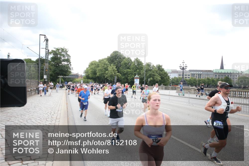 29.06.2025 - hella hamburg halbmarathon Jannik Wohlers http://msf.ph/oto/8152108 29.06.2025 10:41:00 Lombardsbrücke 1536, 1542, 2229, 2258, 3344, 3532, 3533, 3623, 4412, 4415, 4610, 5688, 5689, 5928, 5942, 6250, 6793, 6894, 7022, 7023, 7821, 8293, 8385, 8586, 8878, 8992, 10181, 10348, 10483, 11166, 11209, 11437, 11438, 12481, 13018, 13299, 13373, 13622, 13877, 14037, 14253, 14376, 14483, 14608, 14725, 15076, 15224, 16021, 16260, 16550, 16559, 16846, 17370, 17684, 18814, 18888, 18900 meine-sportfotos.de