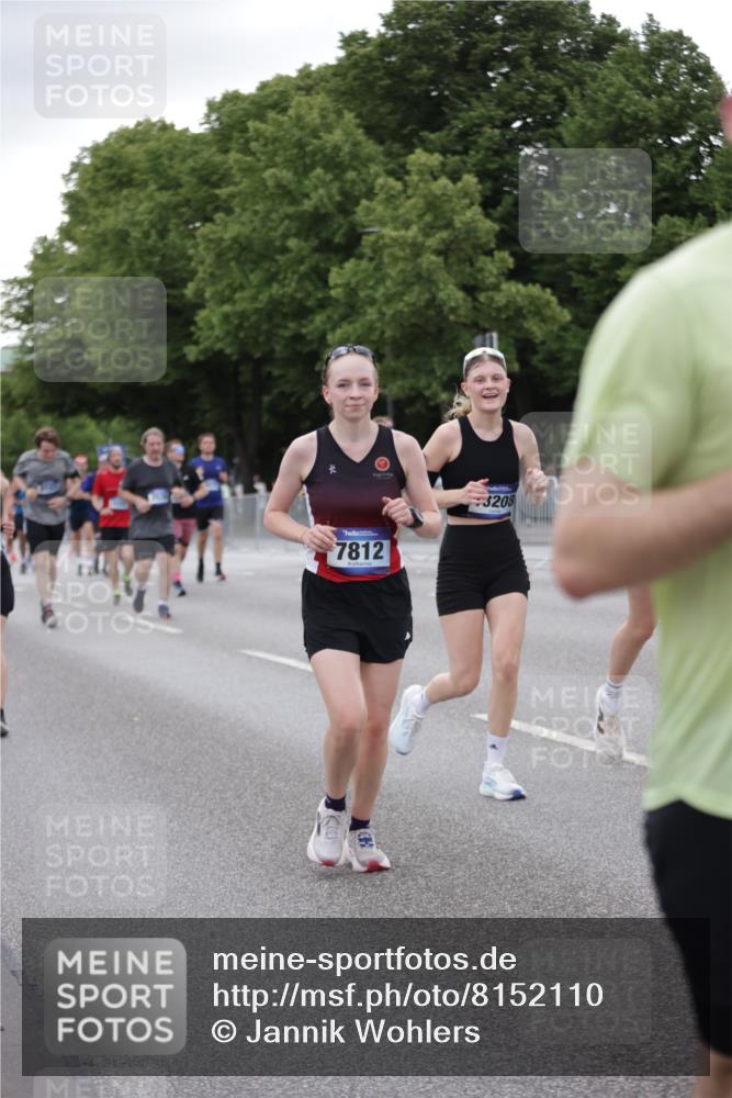 29.06.2025 - hella hamburg halbmarathon Jannik Wohlers http://msf.ph/oto/8152110 29.06.2025 10:52:02 Lombardsbrücke 2420, 2528, 2983, 3645, 4815, 5262, 5360, 6386, 6403, 6671, 7511, 7690, 7691, 7735, 7812, 9068, 9070, 9103, 9368, 9731, 10080, 10296, 10392, 10634, 10884, 10928, 11084, 11297, 11736, 11899, 11974, 12089, 12247, 12546, 12558, 13094, 13207, 13208, 13305, 13538, 13677, 14424, 14893, 15205, 16262, 16492, 16752, 16973, 17002, 17326, 17327, 18115, 18633, 18668, 18756, 18817 meine-sportfotos.de