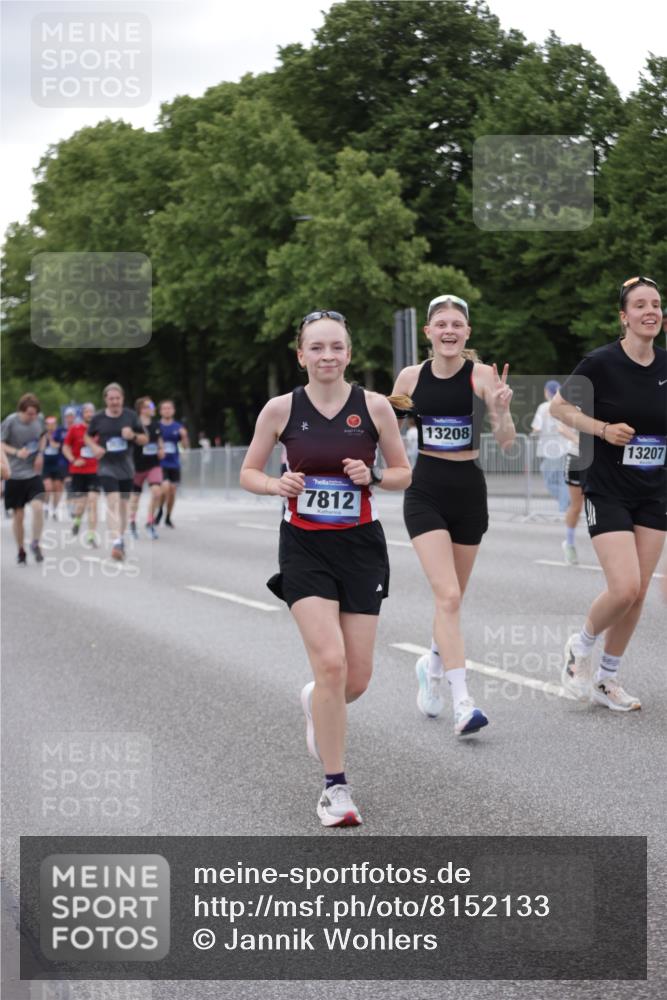 29.06.2025 - hella hamburg halbmarathon Jannik Wohlers http://msf.ph/oto/8152133 29.06.2025 10:52:03 Lombardsbrücke 2420, 2528, 2983, 3645, 4815, 5262, 5360, 6386, 6671, 7511, 7690, 7691, 7735, 7812, 9068, 9070, 9103, 9368, 9731, 10080, 10296, 10392, 10634, 10884, 10928, 11084, 11297, 11736, 11899, 11974, 12247, 12546, 12558, 13094, 13207, 13208, 13305, 13677, 14424, 14893, 15205, 15906, 16262, 16492, 16752, 16973, 17002, 17326, 17327, 18115, 18633, 18668, 18751, 18756, 18817 meine-sportfotos.de
