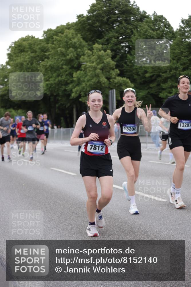 29.06.2025 - hella hamburg halbmarathon Jannik Wohlers http://msf.ph/oto/8152140 29.06.2025 10:52:03 Lombardsbrücke 2420, 2528, 2983, 3645, 4815, 5262, 5360, 6386, 6671, 7511, 7690, 7691, 7735, 7812, 9068, 9070, 9103, 9368, 9731, 10080, 10296, 10392, 10634, 10884, 10928, 11084, 11297, 11736, 11899, 11974, 12247, 12546, 12558, 13094, 13207, 13208, 13305, 13677, 14424, 14893, 15205, 15906, 16262, 16492, 16752, 16973, 17002, 17326, 17327, 18115, 18633, 18668, 18751, 18756, 18817 meine-sportfotos.de