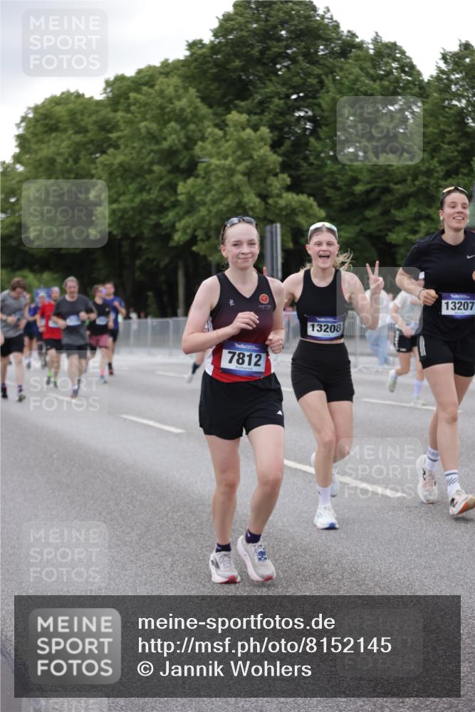 29.06.2025 - hella hamburg halbmarathon Jannik Wohlers http://msf.ph/oto/8152145 29.06.2025 10:52:03 Lombardsbrücke 2420, 2528, 2983, 3645, 4815, 5262, 5360, 6386, 6671, 7511, 7690, 7691, 7735, 7812, 9068, 9070, 9103, 9368, 9731, 10080, 10296, 10392, 10634, 10884, 10928, 11084, 11297, 11736, 11899, 11974, 12247, 12546, 12558, 13094, 13207, 13208, 13305, 13677, 14424, 14893, 15205, 15906, 16262, 16492, 16752, 16973, 17002, 17326, 17327, 18115, 18633, 18668, 18751, 18756, 18817 meine-sportfotos.de
