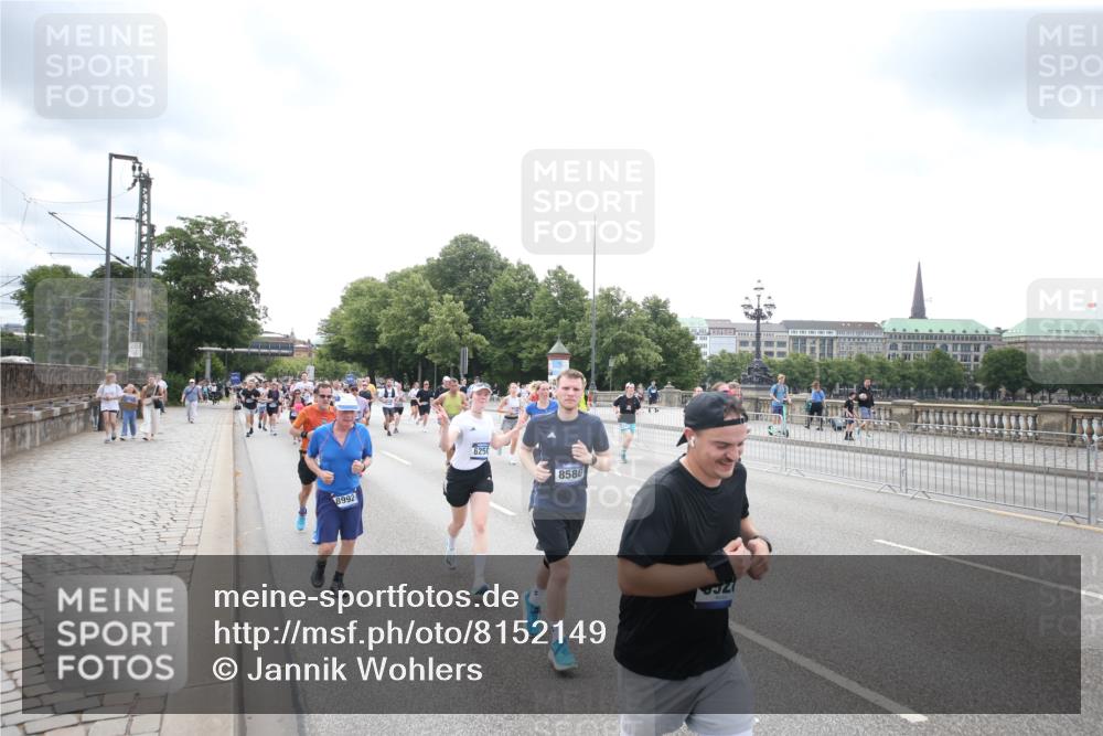 29.06.2025 - hella hamburg halbmarathon Jannik Wohlers http://msf.ph/oto/8152149 29.06.2025 10:41:01 Lombardsbrücke 1536, 1542, 2153, 2229, 2258, 3344, 3532, 3533, 3623, 4415, 4610, 5688, 5689, 5928, 5942, 6250, 6793, 6894, 7022, 7023, 7821, 8293, 8385, 8586, 8992, 10181, 10348, 10483, 11166, 11209, 11437, 11438, 12481, 13018, 13299, 13373, 13622, 13877, 14037, 14376, 14483, 14608, 14725, 15224, 16021, 16260, 16550, 16559, 16846, 17370, 17684, 18814, 18888, 18900 meine-sportfotos.de