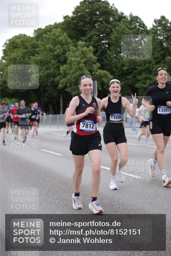 29.06.2025 - hella hamburg halbmarathon Jannik Wohlers http://msf.ph/oto/8152151 29.06.2025 10:52:03 Lombardsbrücke 2420, 2528, 2983, 3645, 4815, 5262, 5360, 6386, 6671, 7511, 7690, 7691, 7735, 7812, 9068, 9070, 9103, 9368, 9731, 10080, 10296, 10392, 10634, 10884, 10928, 11084, 11297, 11736, 11899, 11974, 12247, 12546, 12558, 13094, 13207, 13208, 13305, 13677, 14424, 14893, 15205, 15906, 16262, 16492, 16752, 16973, 17002, 17326, 17327, 18115, 18633, 18668, 18751, 18756, 18817 meine-sportfotos.de