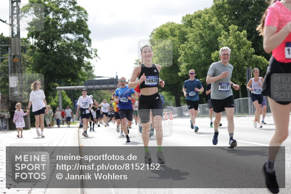 29.06.2025 - hella hamburg halbmarathon Jannik Wohlers http://msf.ph/oto/8152152 29.06.2025 10:15:09 Lombardsbrücke 1440, 2110, 2720, 2989, 3417, 4466, 4492, 4494, 5069, 5739, 6376, 6576, 7809, 7810, 9192, 9307, 9423, 9657, 10108, 10775, 10858, 12457, 12521, 13197, 13453, 13500, 14413, 14552, 14630, 15150, 15307, 15740, 16040, 16041, 16938, 17949, 18150, 18203, 18252, 19027 meine-sportfotos.de
