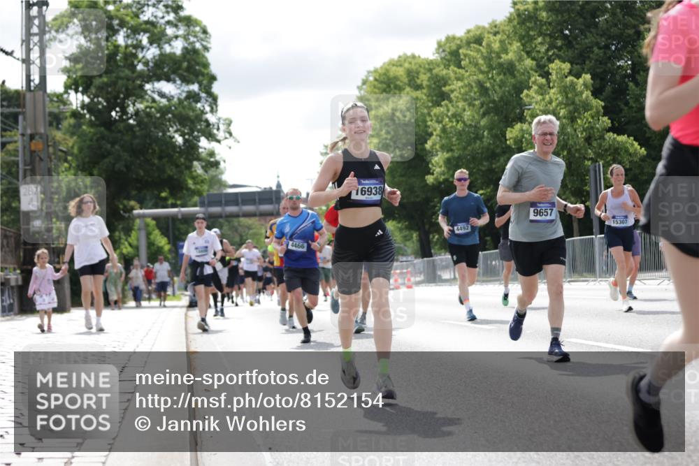 29.06.2025 - hella hamburg halbmarathon Jannik Wohlers http://msf.ph/oto/8152154 29.06.2025 10:15:09 Lombardsbrücke 1440, 2110, 2720, 2989, 3417, 4466, 4492, 4494, 5069, 5739, 6376, 6576, 7809, 7810, 9192, 9307, 9423, 9657, 10108, 10775, 10858, 12457, 12521, 13197, 13453, 13500, 14413, 14552, 14630, 15150, 15307, 15740, 16040, 16041, 16938, 17949, 18150, 18203, 18252, 19027 meine-sportfotos.de