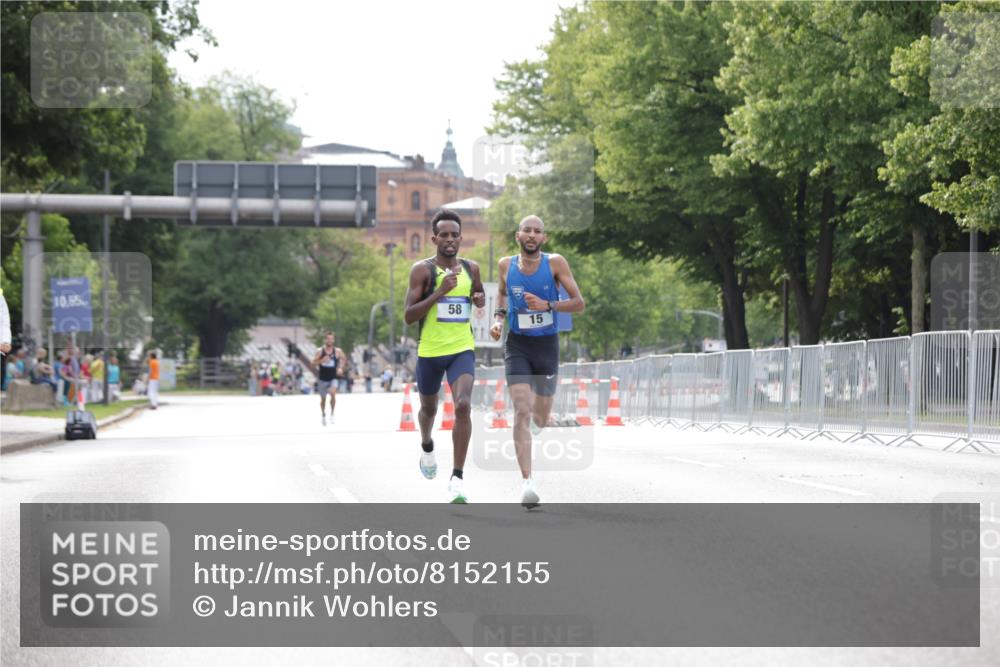 29.06.2025 - hella hamburg halbmarathon Jannik Wohlers http://msf.ph/oto/8152155 29.06.2025 09:31:13 Lombardsbrücke 1, 2, 4, 5, 6, 7, 8, 9, 10, 11, 13, 15, 16, 22, 23, 25, 58, 59 meine-sportfotos.de