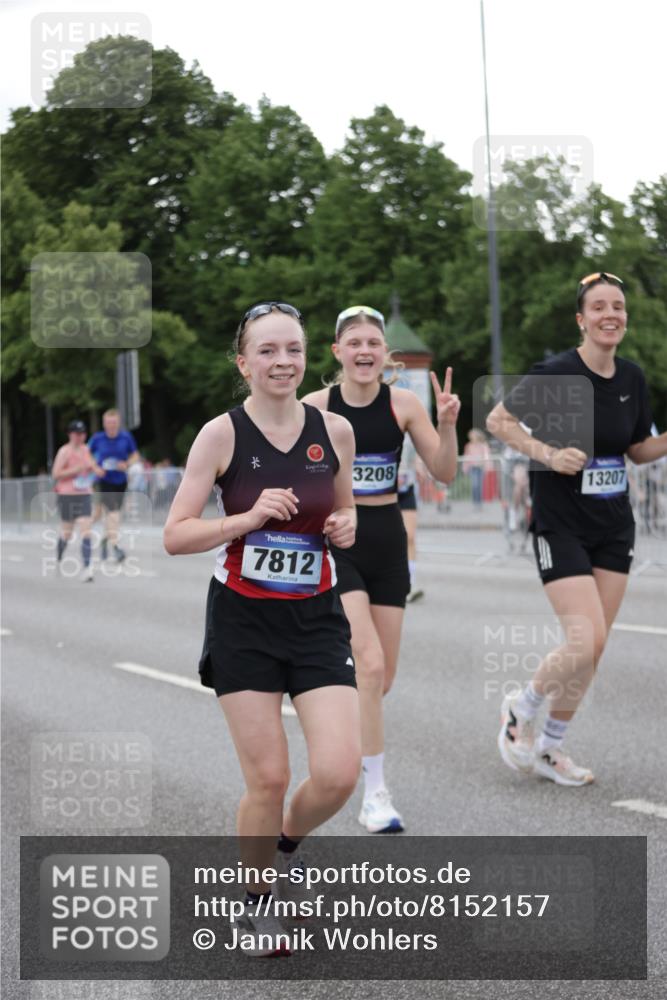 29.06.2025 - hella hamburg halbmarathon Jannik Wohlers http://msf.ph/oto/8152157 29.06.2025 10:52:03 Lombardsbrücke 2420, 2528, 2983, 3645, 4815, 5262, 5360, 6386, 6671, 7511, 7690, 7691, 7735, 7812, 9068, 9070, 9103, 9368, 9731, 10080, 10296, 10392, 10634, 10884, 10928, 11084, 11297, 11736, 11899, 11974, 12247, 12546, 12558, 13094, 13207, 13208, 13305, 13677, 14424, 14893, 15205, 15906, 16262, 16492, 16752, 16973, 17002, 17326, 17327, 18115, 18633, 18668, 18751, 18756, 18817 meine-sportfotos.de