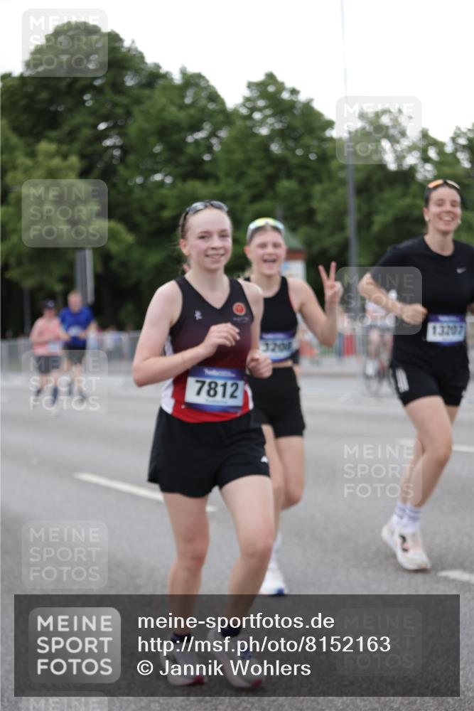 29.06.2025 - hella hamburg halbmarathon Jannik Wohlers http://msf.ph/oto/8152163 29.06.2025 10:52:03 Lombardsbrücke 2420, 2528, 2983, 3645, 4815, 5262, 5360, 6386, 6671, 7511, 7690, 7691, 7735, 7812, 9068, 9070, 9103, 9368, 9731, 10080, 10296, 10392, 10634, 10884, 10928, 11084, 11297, 11736, 11899, 11974, 12247, 12546, 12558, 13094, 13207, 13208, 13305, 13677, 14424, 14893, 15205, 15906, 16262, 16492, 16752, 16973, 17002, 17326, 17327, 18115, 18633, 18668, 18751, 18756, 18817 meine-sportfotos.de