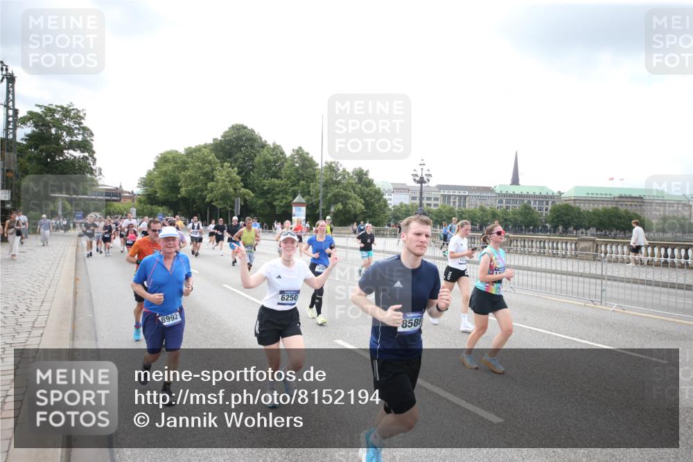 29.06.2025 - hella hamburg halbmarathon Jannik Wohlers http://msf.ph/oto/8152194 29.06.2025 10:41:02 Lombardsbrücke 1314, 1536, 1542, 2153, 2229, 2258, 3344, 3532, 3533, 3623, 4415, 4610, 5688, 5689, 5928, 5942, 6250, 6793, 6894, 7022, 7023, 7821, 8293, 8586, 8992, 10181, 10348, 10483, 11166, 11209, 11437, 11438, 11482, 12481, 13018, 13299, 13373, 13444, 13622, 13877, 14037, 14376, 14483, 14608, 14725, 15224, 16021, 16260, 16550, 16559, 16846, 17370, 17684, 18814, 18888, 18900 meine-sportfotos.de