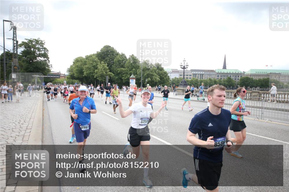 29.06.2025 - hella hamburg halbmarathon Jannik Wohlers http://msf.ph/oto/8152210 29.06.2025 10:41:02 Lombardsbrücke 1314, 1536, 1542, 2153, 2229, 2258, 3344, 3532, 3533, 3623, 4415, 4610, 5688, 5689, 5928, 5942, 6250, 6793, 6894, 7022, 7023, 7821, 8293, 8586, 8992, 10181, 10348, 10483, 11166, 11209, 11437, 11438, 11482, 12481, 13018, 13299, 13373, 13444, 13622, 13877, 14037, 14376, 14483, 14608, 14725, 15224, 16021, 16260, 16550, 16559, 16846, 17370, 17684, 18814, 18888, 18900 meine-sportfotos.de