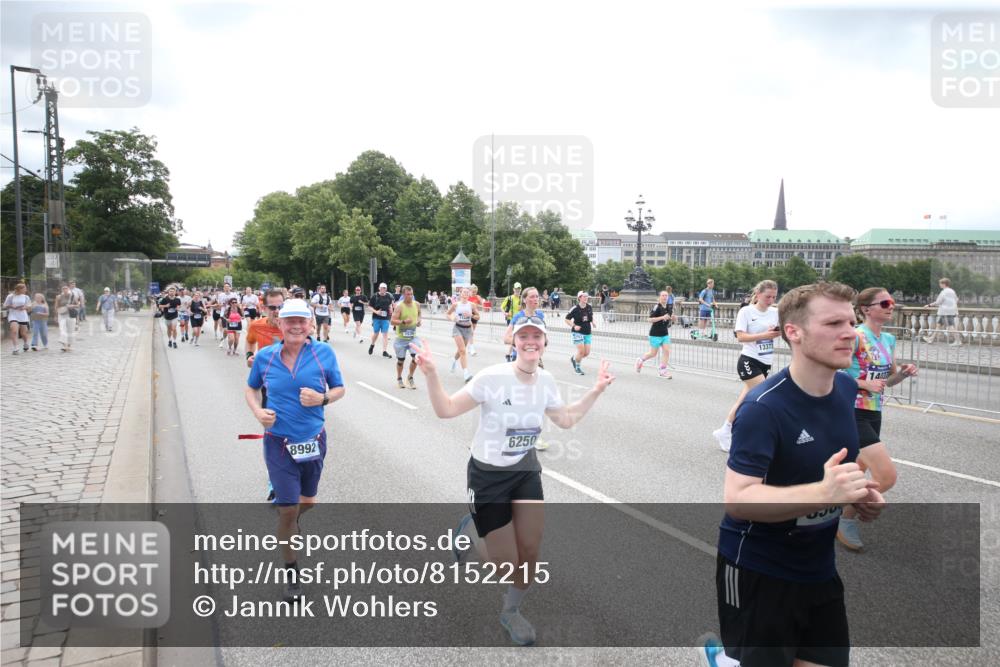 29.06.2025 - hella hamburg halbmarathon Jannik Wohlers http://msf.ph/oto/8152215 29.06.2025 10:41:02 Lombardsbrücke 1314, 1536, 1542, 2153, 2229, 2258, 3344, 3532, 3533, 3623, 4415, 4610, 5688, 5689, 5928, 5942, 6250, 6793, 6894, 7022, 7023, 7821, 8293, 8586, 8992, 10181, 10348, 10483, 11166, 11209, 11437, 11438, 11482, 12481, 13018, 13299, 13373, 13444, 13622, 13877, 14037, 14376, 14483, 14608, 14725, 15224, 16021, 16260, 16550, 16559, 16846, 17370, 17684, 18814, 18888, 18900 meine-sportfotos.de