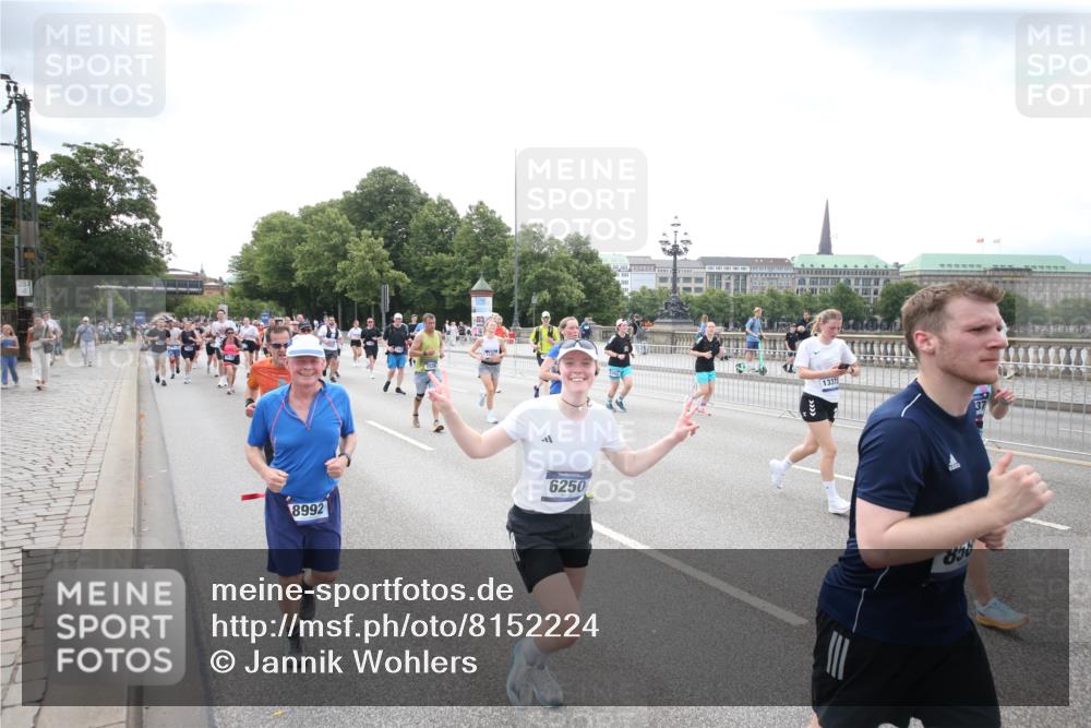 29.06.2025 - hella hamburg halbmarathon Jannik Wohlers http://msf.ph/oto/8152224 29.06.2025 10:41:02 Lombardsbrücke 1314, 1536, 1542, 2153, 2229, 2258, 3344, 3532, 3533, 3623, 4415, 4610, 5688, 5689, 5928, 5942, 6250, 6793, 6894, 7022, 7023, 7821, 8293, 8586, 8992, 10181, 10348, 10483, 11166, 11209, 11437, 11438, 11482, 12481, 13018, 13299, 13373, 13444, 13622, 13877, 14037, 14376, 14483, 14608, 14725, 15224, 16021, 16260, 16550, 16559, 16846, 17370, 17684, 18814, 18888, 18900 meine-sportfotos.de