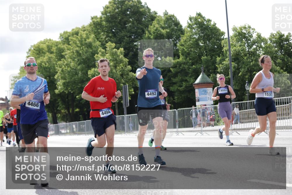 29.06.2025 - hella hamburg halbmarathon Jannik Wohlers http://msf.ph/oto/8152227 29.06.2025 10:15:11 Lombardsbrücke 1440, 2110, 2720, 2989, 3417, 4007, 4466, 4492, 4494, 5069, 5739, 6376, 6576, 7809, 9192, 9307, 9423, 9657, 10108, 10775, 10858, 12457, 12521, 13197, 13453, 13500, 13818, 14413, 14550, 14552, 14630, 15307, 16040, 16041, 16938, 17350, 17949, 18150, 18203, 18252 meine-sportfotos.de