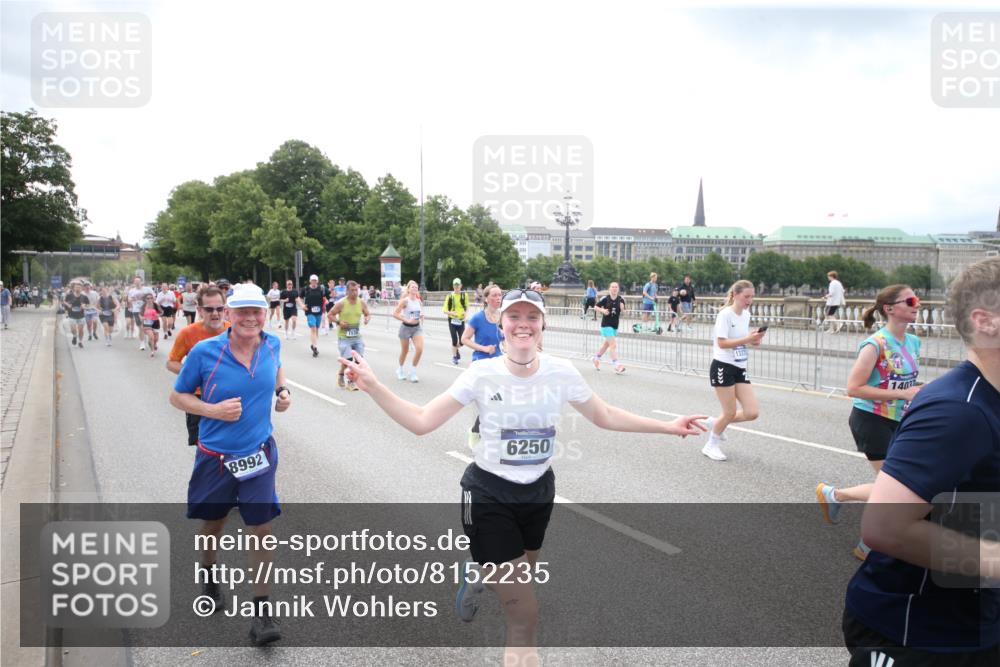 29.06.2025 - hella hamburg halbmarathon Jannik Wohlers http://msf.ph/oto/8152235 29.06.2025 10:41:02 Lombardsbrücke 1314, 1536, 1542, 2153, 2229, 2258, 3344, 3532, 3533, 3623, 4415, 4610, 5688, 5689, 5928, 5942, 6250, 6793, 6894, 7022, 7023, 7821, 8293, 8586, 8992, 10181, 10348, 10483, 11166, 11209, 11437, 11438, 11482, 12481, 13018, 13299, 13373, 13444, 13622, 13877, 14037, 14376, 14483, 14608, 14725, 15224, 16021, 16260, 16550, 16559, 16846, 17370, 17684, 18814, 18888, 18900 meine-sportfotos.de