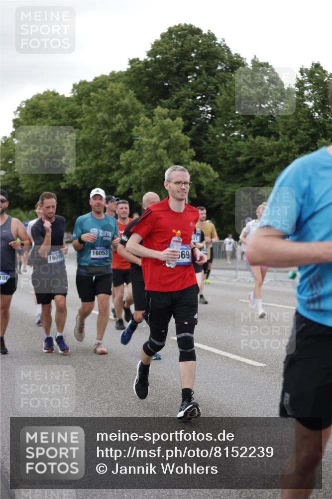 29.06.2025 - hella hamburg halbmarathon Jannik Wohlers http://msf.ph/oto/8152239 29.06.2025 10:52:18 Lombardsbrücke 1369, 1826, 2146, 2362, 2420, 2983, 3140, 3227, 4591, 4729, 5360, 7032, 7511, 7737, 8641, 9068, 9070, 10055, 10392, 10600, 10879, 10928, 10981, 12994, 13305, 14009, 14424, 14643, 14704, 14827, 14897, 15438, 15439, 15447, 15867, 15906, 16053, 16056, 16794, 16984, 17002, 17050, 17359, 17896, 18106, 18205, 18645, 18751, 18997, 19063, 19097 meine-sportfotos.de