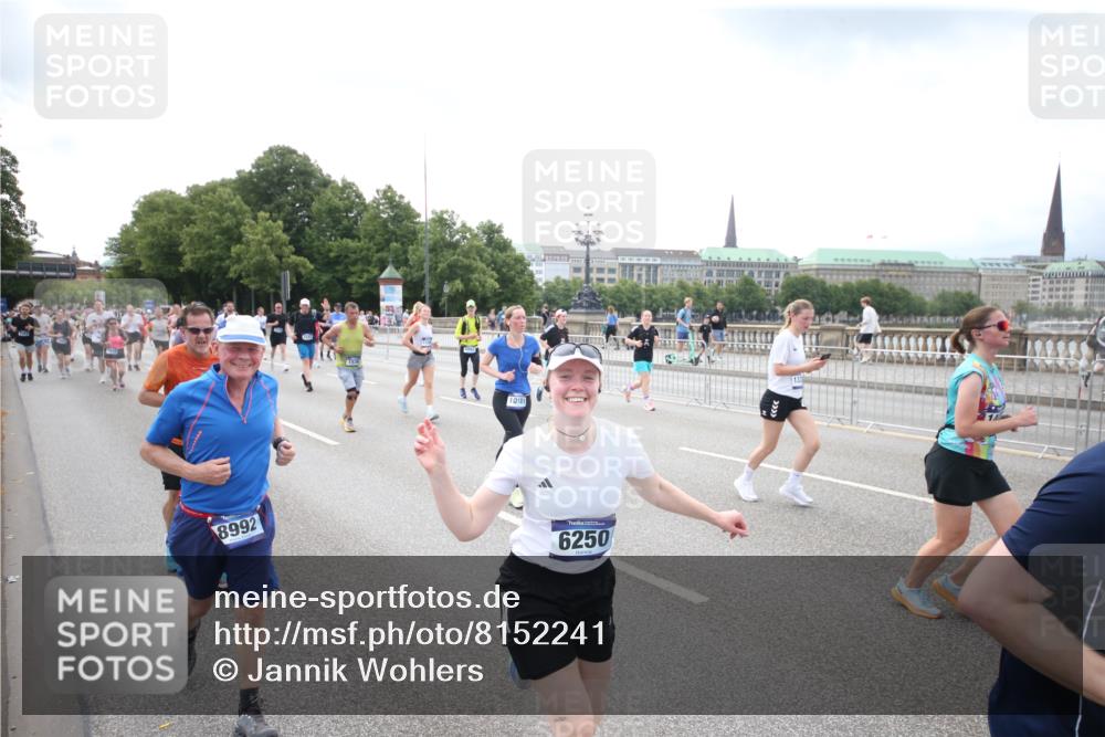 29.06.2025 - hella hamburg halbmarathon Jannik Wohlers http://msf.ph/oto/8152241 29.06.2025 10:41:02 Lombardsbrücke 1314, 1536, 1542, 2153, 2229, 2258, 3344, 3532, 3533, 3623, 4415, 4610, 5688, 5689, 5928, 5942, 6250, 6793, 6894, 7022, 7023, 7821, 8293, 8586, 8992, 10181, 10348, 10483, 11166, 11209, 11437, 11438, 11482, 12481, 13018, 13299, 13373, 13444, 13622, 13877, 14037, 14376, 14483, 14608, 14725, 15224, 16021, 16260, 16550, 16559, 16846, 17370, 17684, 18814, 18888, 18900 meine-sportfotos.de